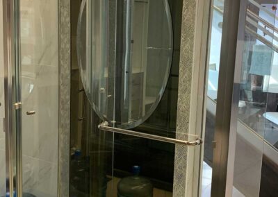 Direct-Glass-showroom-example-of-shower-with-enclosed-mirror-14